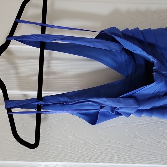 Dress - Picture 9 of 13